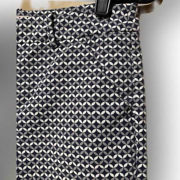 Merona Women’s S8 Navy and White Patterned Dress Pants - Picture 2 of 8